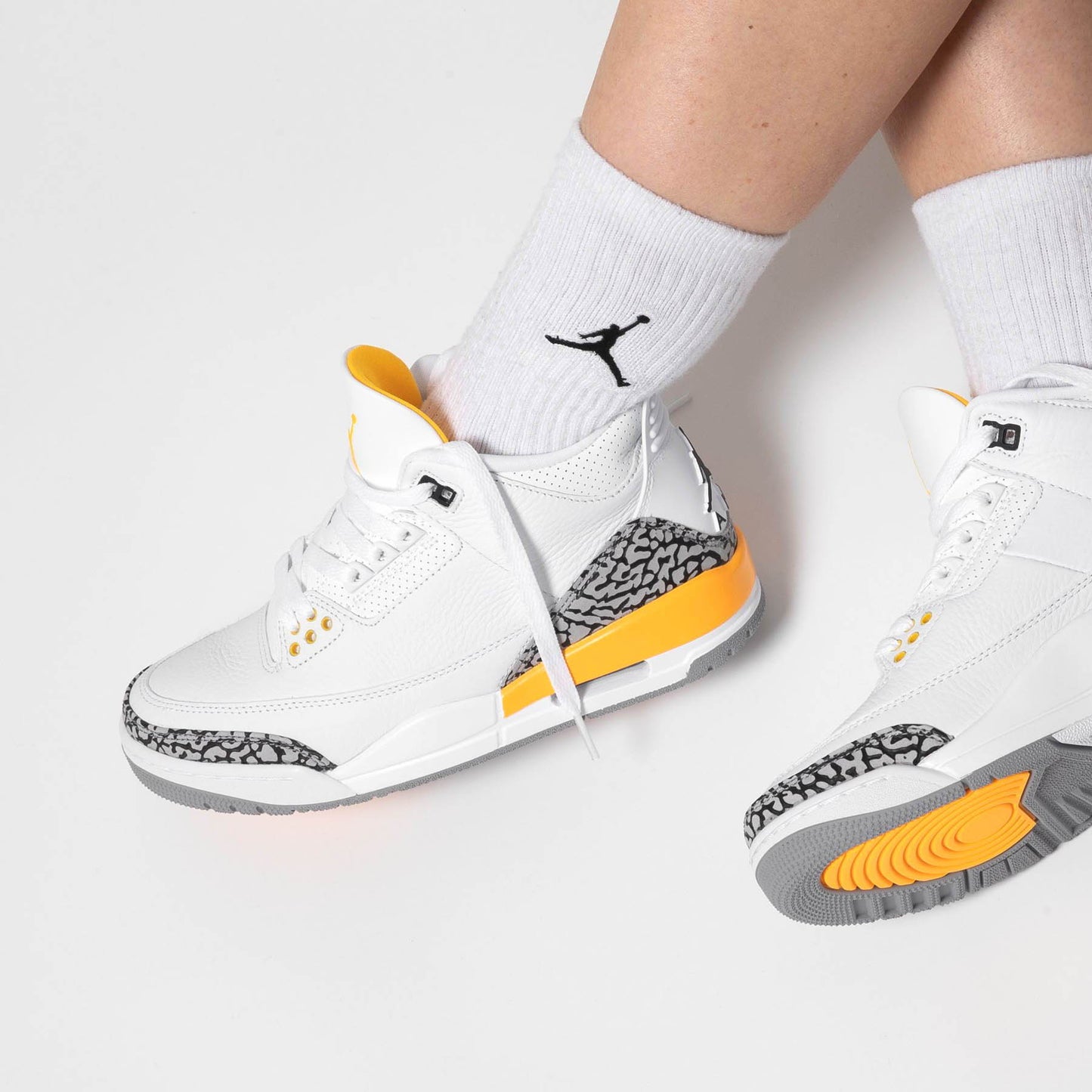 Air Jordan 3 Retro Wmns 'Laser Orange' — UK 2.5 | EU 35.5 | US 5 — Alternate View 8