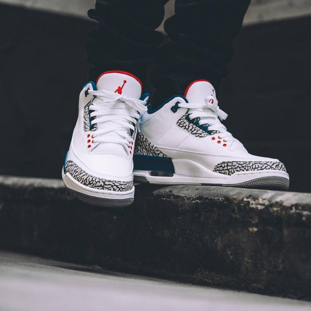 Air Jordan 3 Retro OG True Blue — UK 3 | EU 35.5 | US 3.5 — Side View