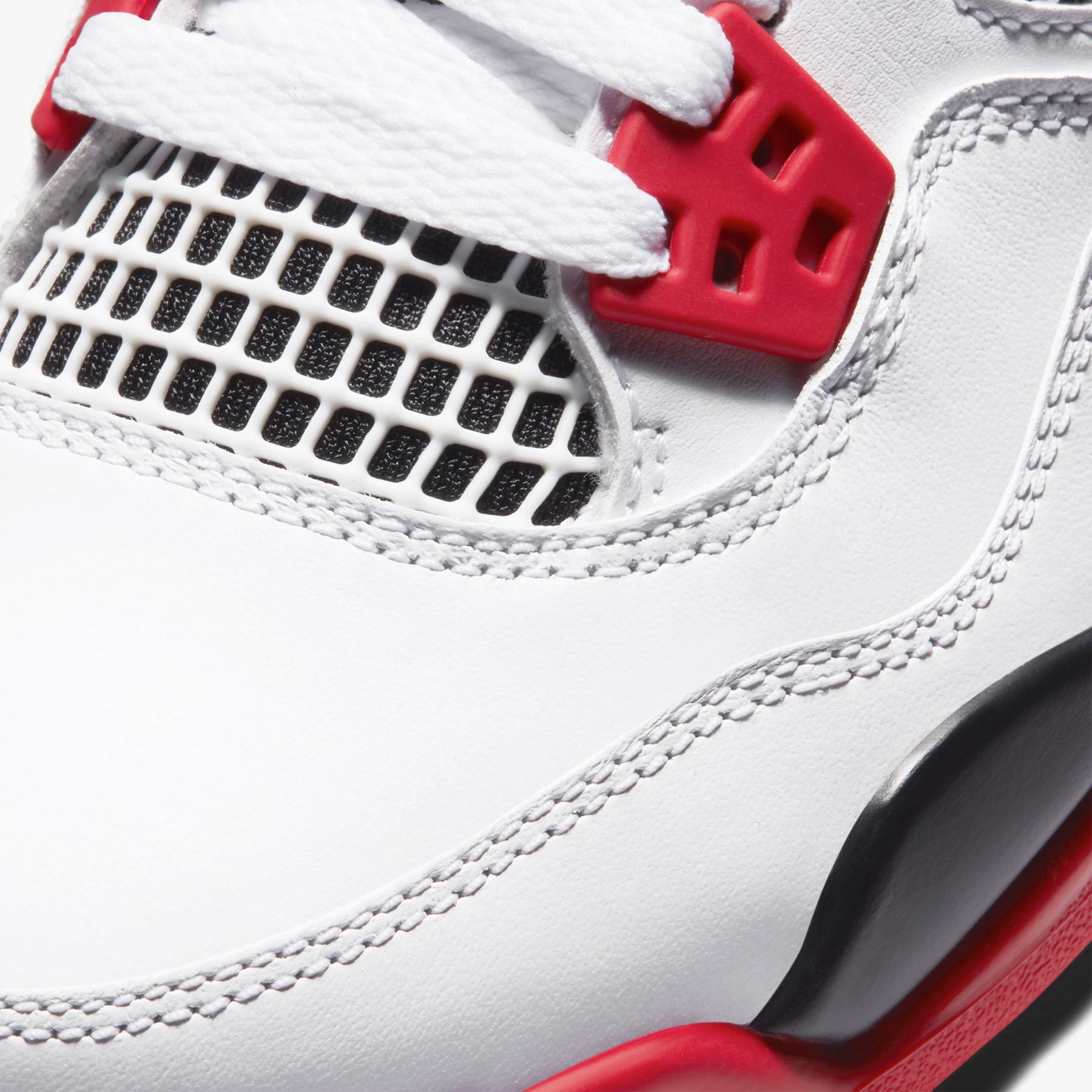 Air Jordan 4 Retro OG GS 'Fire Red' 2020 — UK 13.5 | EU 32 | US 1Y — Lifestyle View