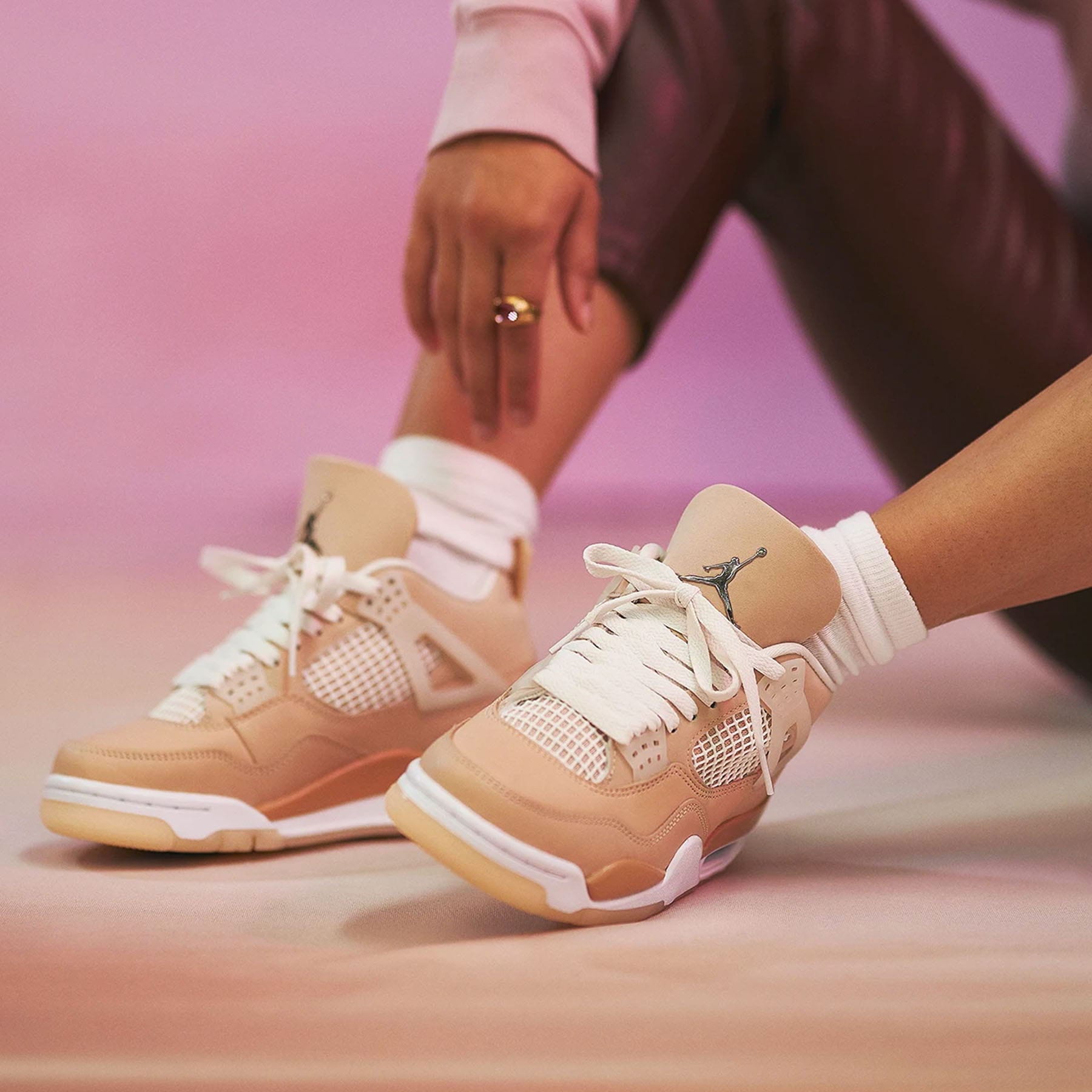 Air Jordan 4 Retro Wmns 'Shimmer' — UK 2.5 | EU 35.5 | US 5 — Alternate View 7