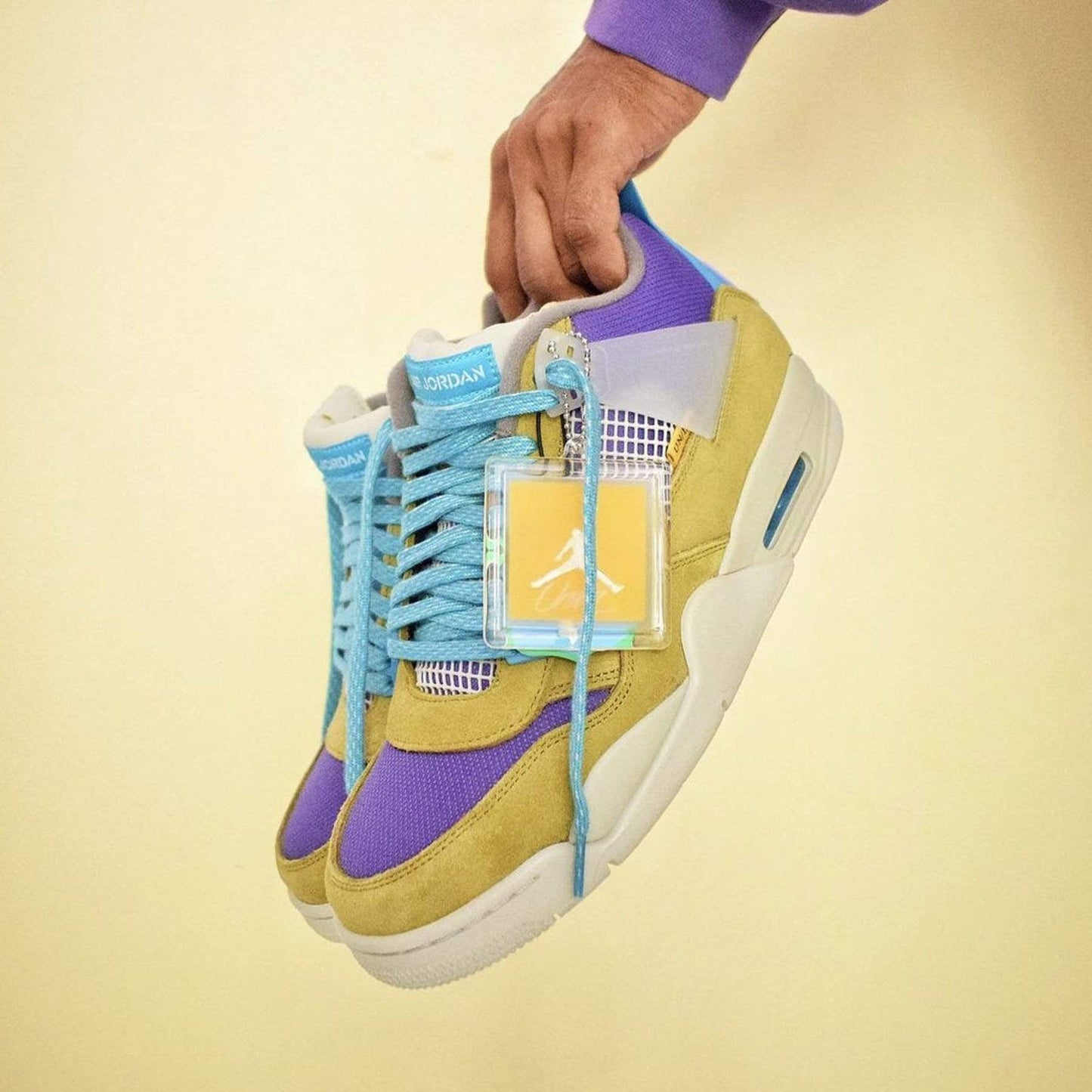 Union LA x Air Jordan 4 Retro ‘Desert Moss’ — UK 3 | EU 35.5 | US 3.5 — Lifestyle View