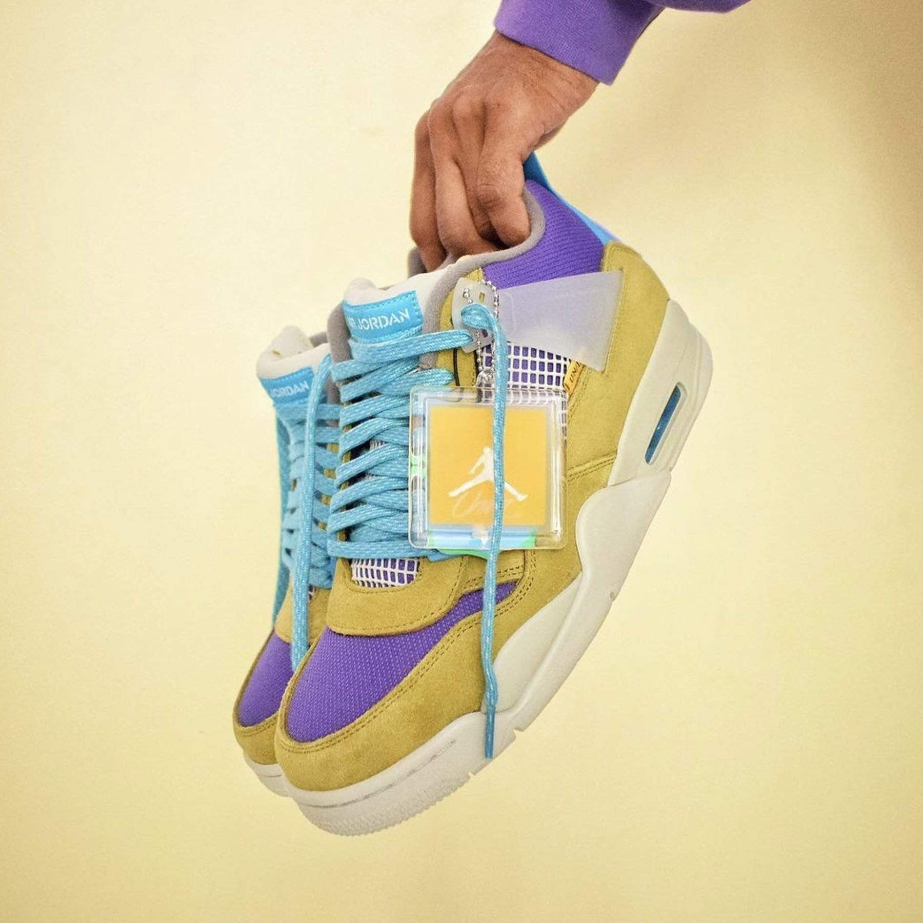 Union LA x Air Jordan 4 Retro ‘Desert Moss’ — UK 3 | EU 35.5 | US 3.5 — Lifestyle View