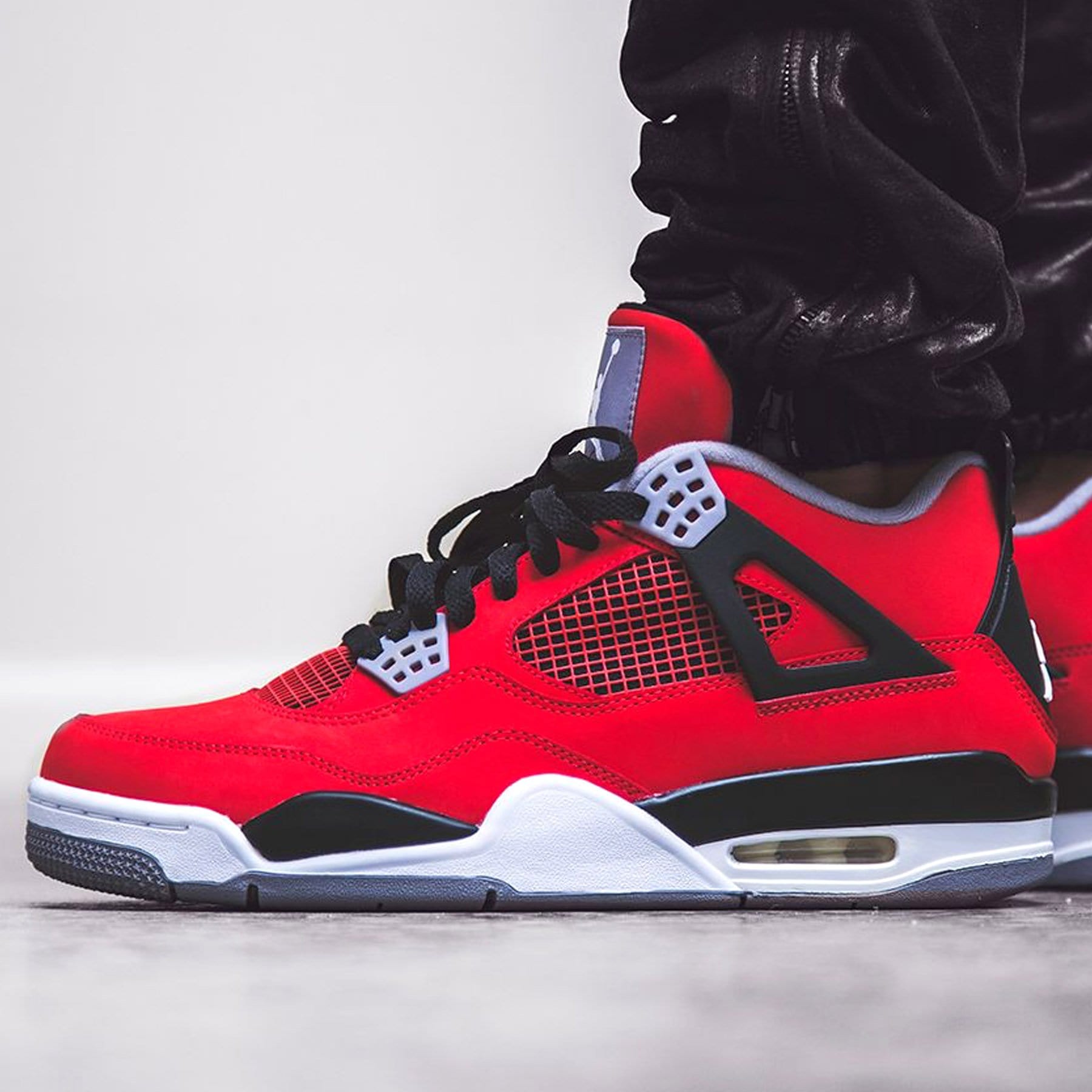 Air Jordan 4 Retro 'Toro Bravo' — UK 3 | EU 35.5 | US 3.5 — Alternate View 7