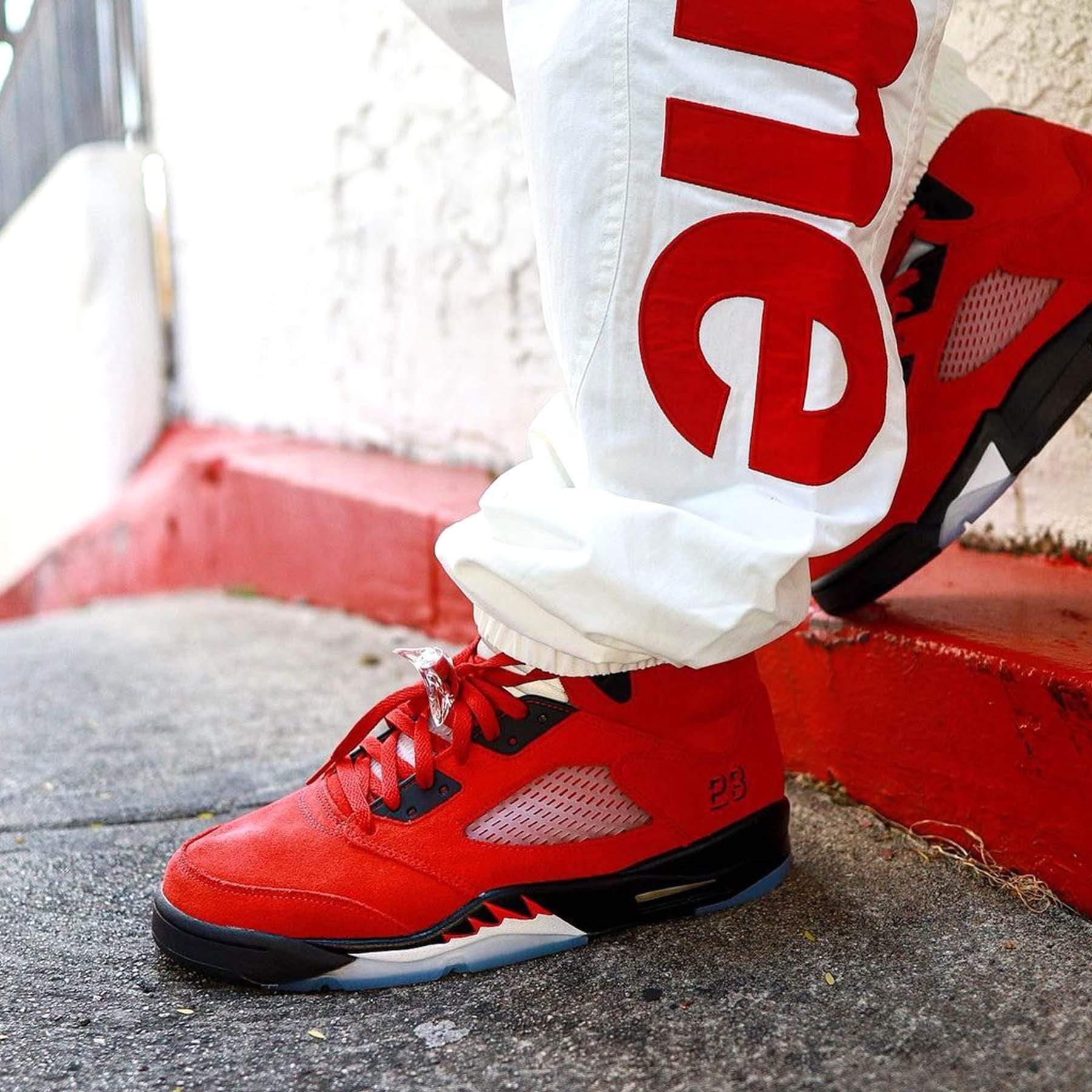 Air Jordan 5 Retro 'Raging Bull' 2021 — UK 3 | EU 35.5 | US 3.5 — Alternate View 7