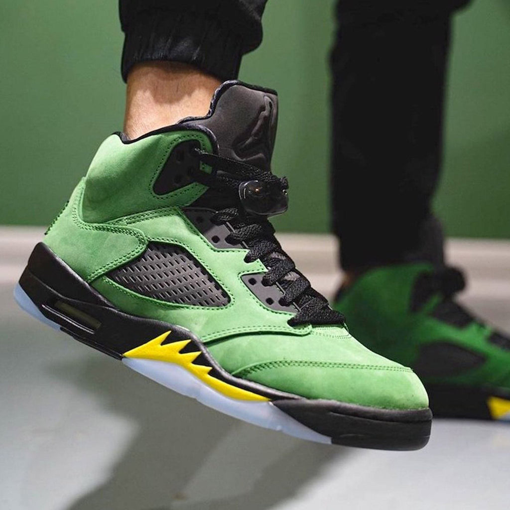 Air Jordan 5 Retro SE 'Oregon' — UK 3 | EU 35.5 | US 3.5 — Lifestyle View