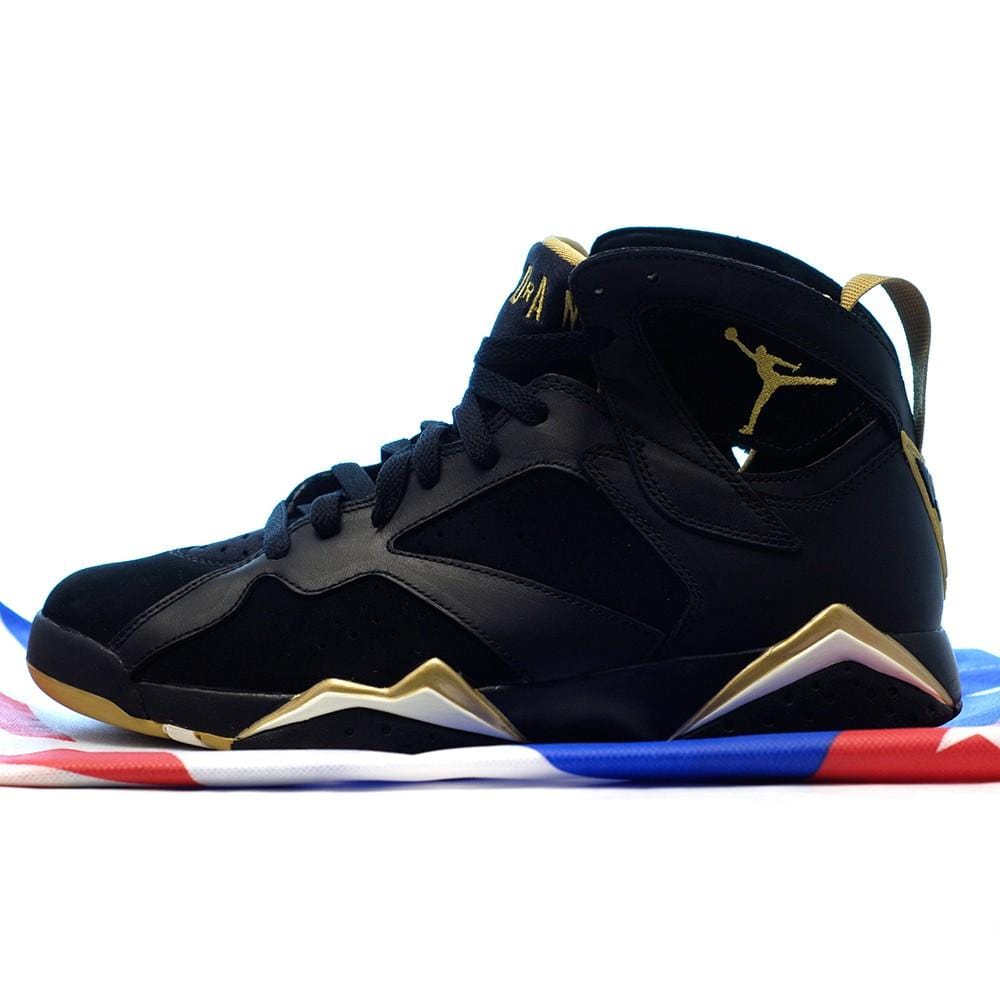 Air Jordan - Golden Moments Pack 6 - 7 Retro — UK 3 | EU 35.5 | US 3.5 — Lifestyle View