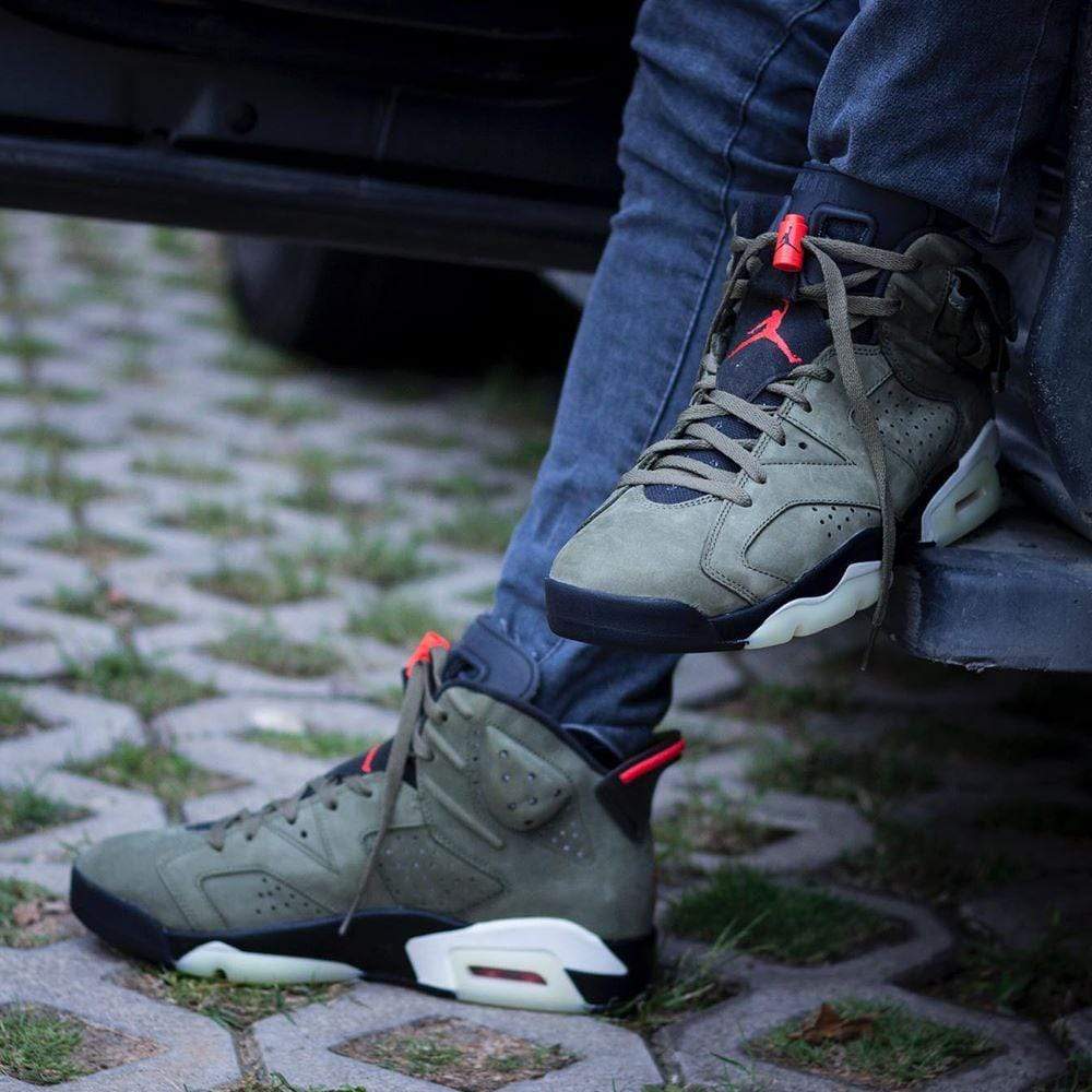 Travis Scott x Air Jordan 6 Retro 'Olive' — UK 3 | EU 35.5 | US 3.5 — Alternate View 7