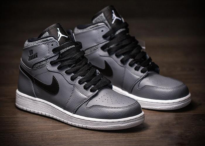 Air Jordan 1 Retro High GS — UK 13.5 | EU 32 | US 1Y — Detail View