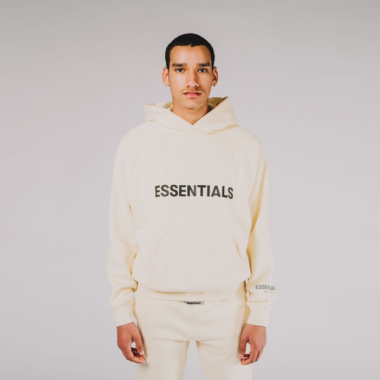 FEAR OF GOD ESSENTIALS 3D Silicon Applique Crewneck Buttercream — XXS — Detail View