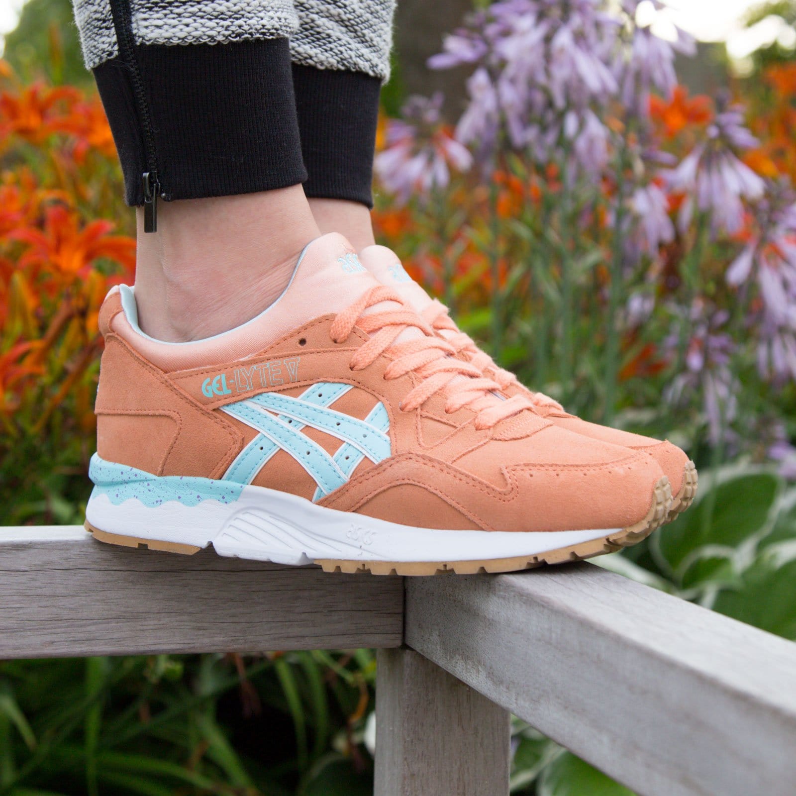 ASICS GEL LYTE V 'EASTER' Coral Reef — UK 3 | EU 36 | US 4 — Alternate View 9