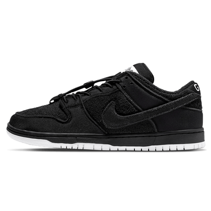 Gnarhunters x Nike Dunk Low SB 'Black' — UK 3 | EU 35.5 | US 3.5 — Front View
