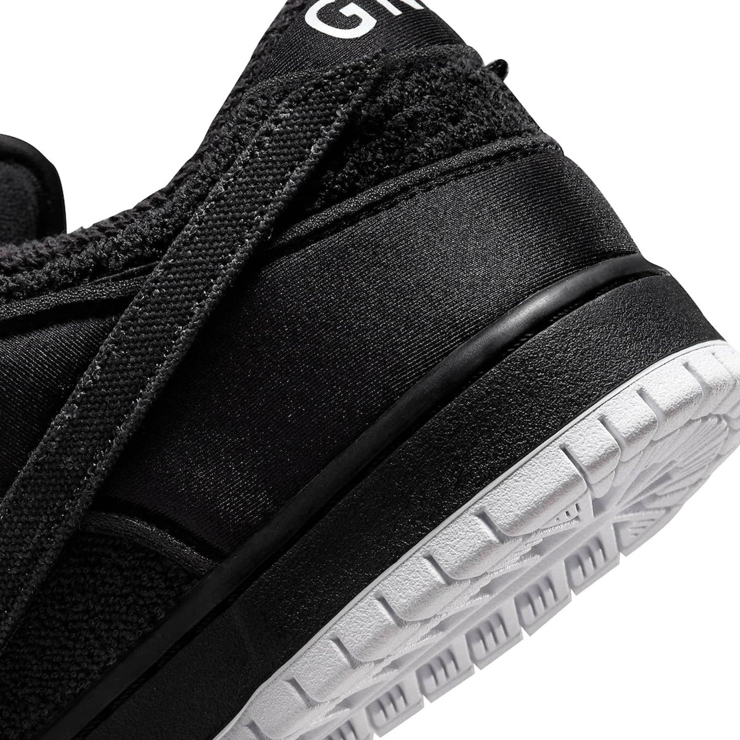 Gnarhunters x Nike Dunk Low SB 'Black' — UK 3 | EU 35.5 | US 3.5 — Alternate View 7