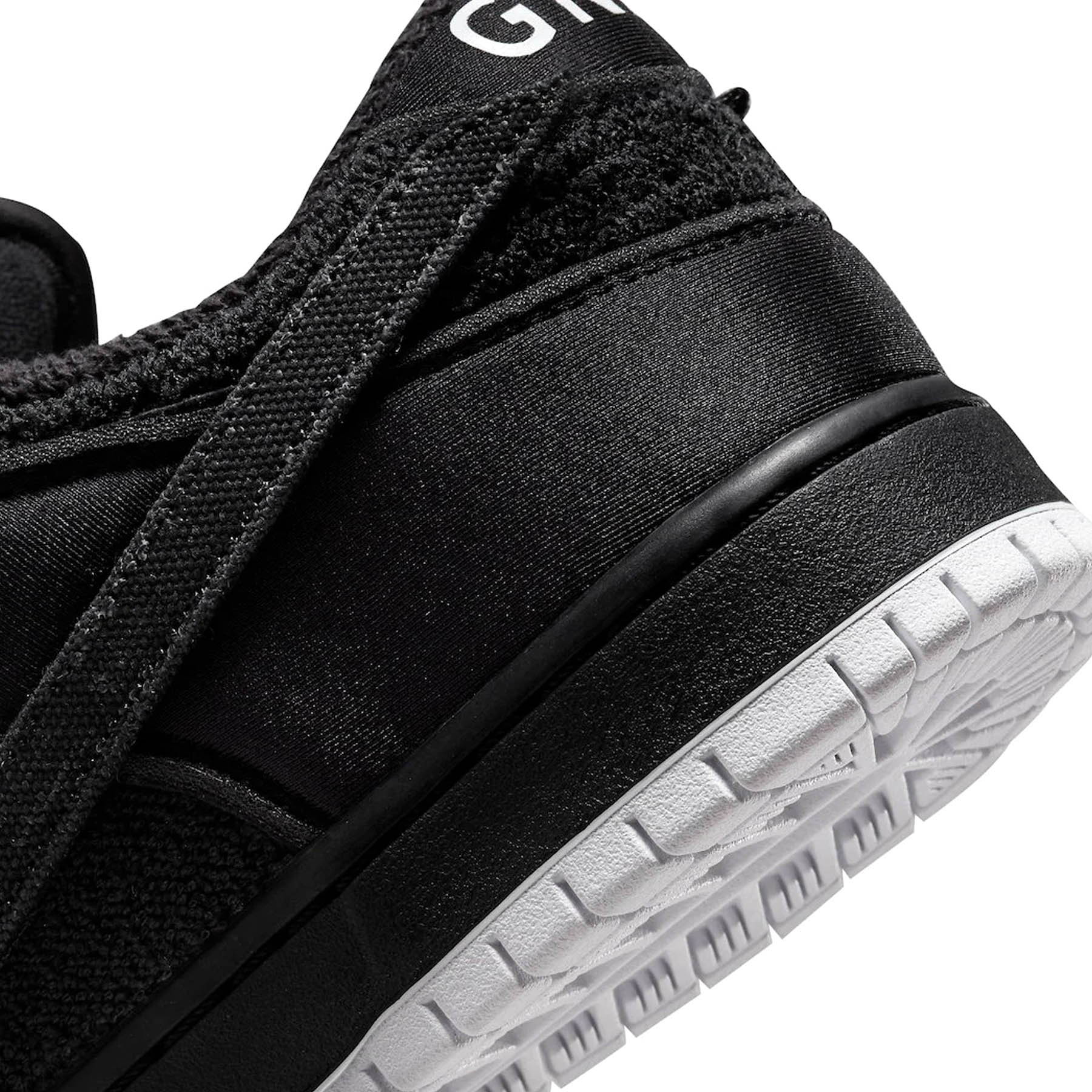 Gnarhunters x Nike Dunk Low SB 'Black' — UK 3 | EU 35.5 | US 3.5 — Alternate View 7