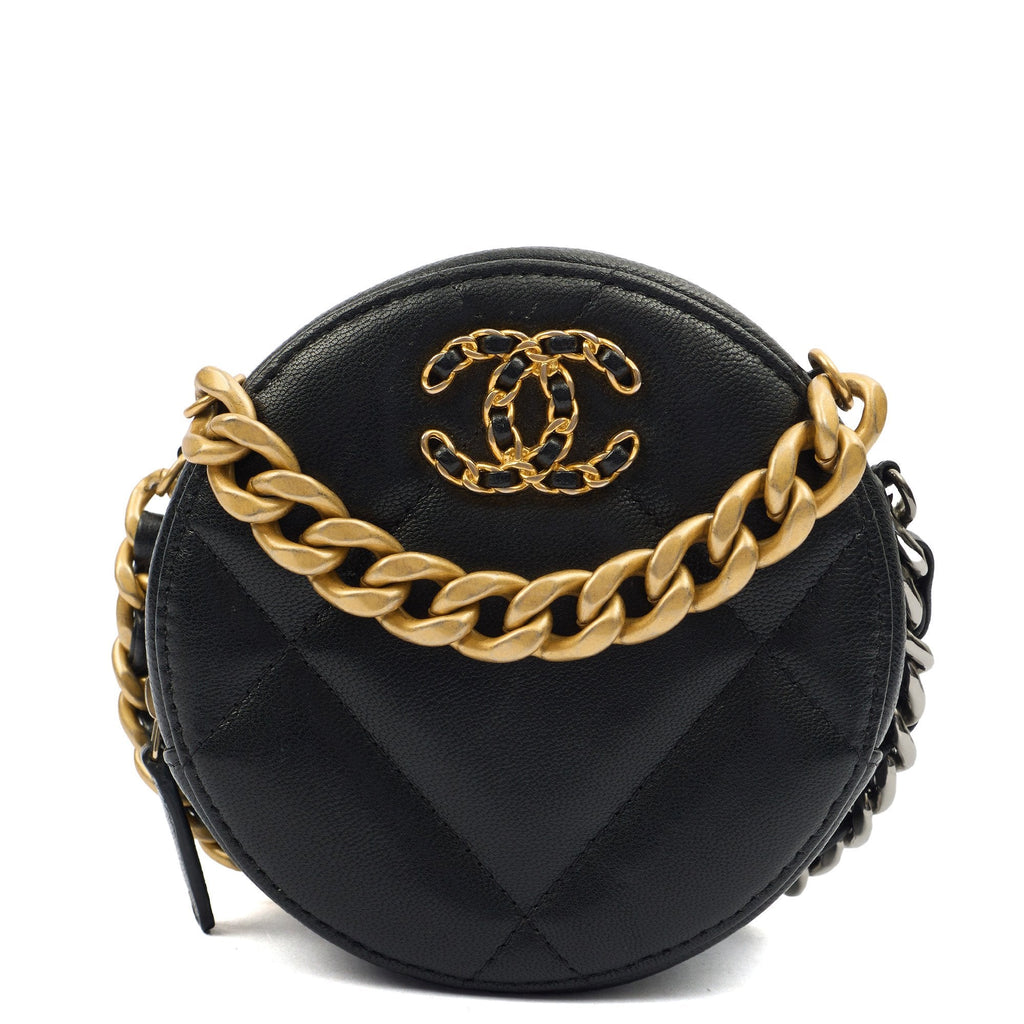 Chanel Cross Body Chain Around - Clutch in Black, Lambskin Leather — Front View