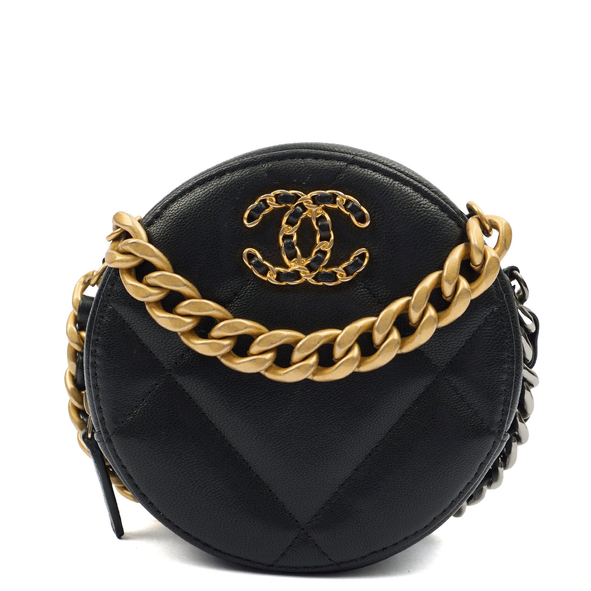 Chanel Cross Body Chain Around - Clutch in Black, Lambskin Leather — Front View