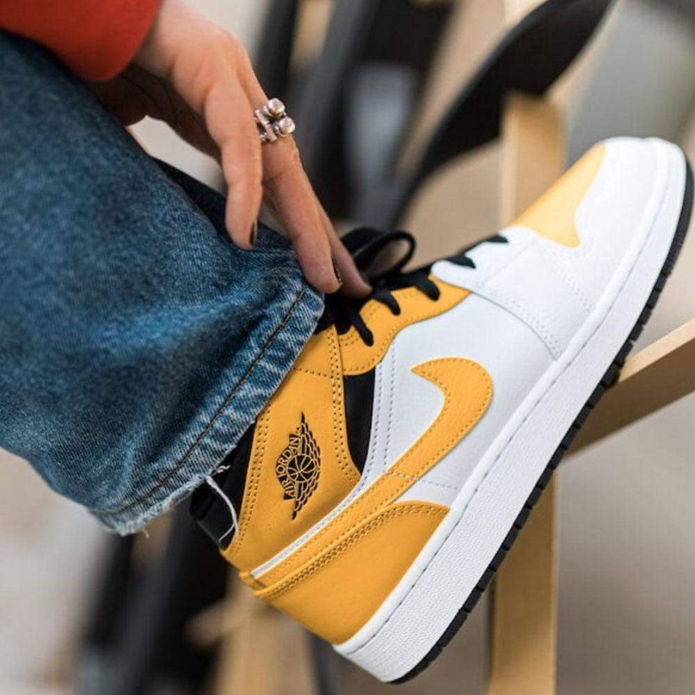 Air Jordan 1 Mid GS 'University Gold' — UK 13.5 | EU 32 | US 1Y — Alternate View 7