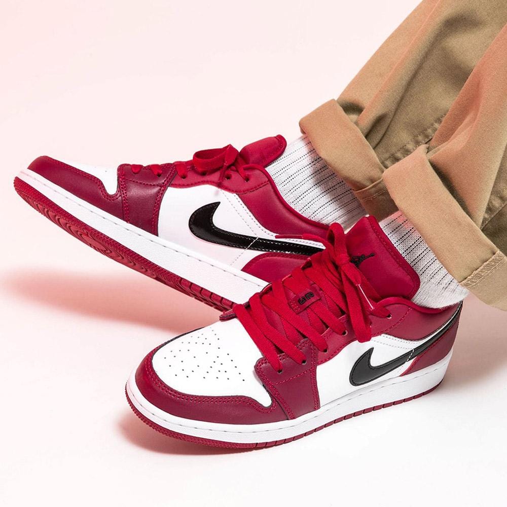 Air Jordan 1 Low GS 'Noble Red' — UK 13.5 | EU 32 | US 1Y — Alternate View 7