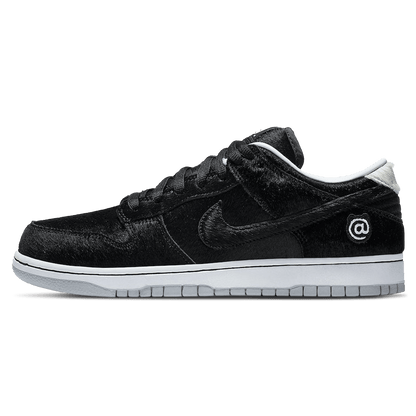 Medicom Toy x Dunk Low SB 'BE@RBRICK' — UK 3 | EU 35.5 | US 3.5 — Front View