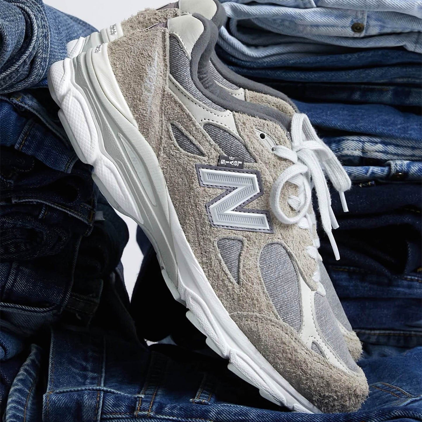 Levi's x New Balance 990v3 Made In USA 'Elephant Skin' — UK 3.5 | EU 36 | US 4 — Lifestyle View
