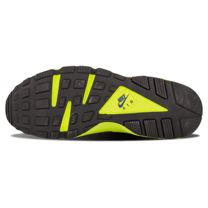 Nike Air Huarache 'Wolf Grey' — UK 3 | EU 35.5 | US 3.5 — Top View