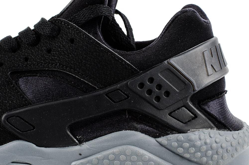 Nike Air Huarache Black Dark Grey — UK 3 | EU 35.5 | US 3.5 — Back View