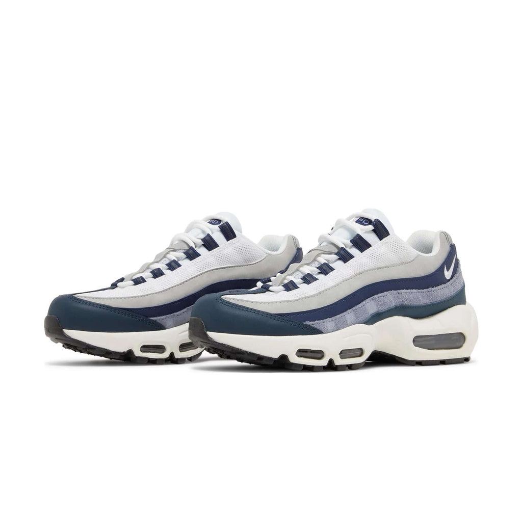 Nike Air Max 95 Recraft GS 'Midnight Navy' — UK 13.5 | EU 32 | US 1Y — Side View