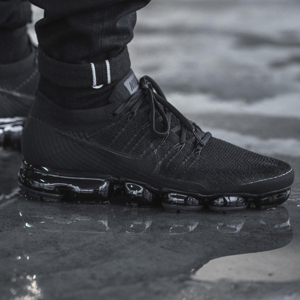 Nike Air Vapormax Flyknit Triple Black 2.0 — UK 3 | EU 35.5 | US 3.5 — Alternate View 8