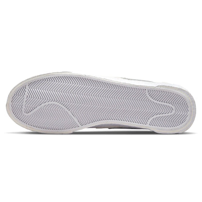 Kaws x sacai x Nike Blazer Low 'White Patent' — UK 3 | EU 35.5 | US 3.5 — Detail View