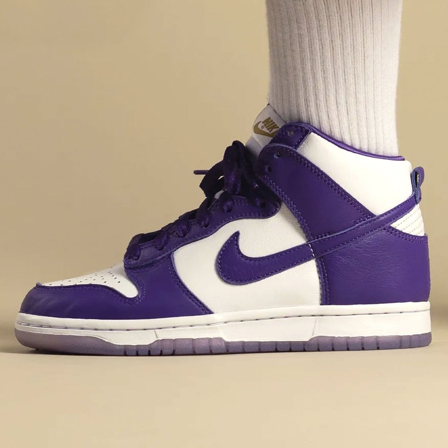Nike Dunk High Wmns 'Varsity Purple' — UK 2.5 | EU 35.5 | US 5 — Lifestyle View
