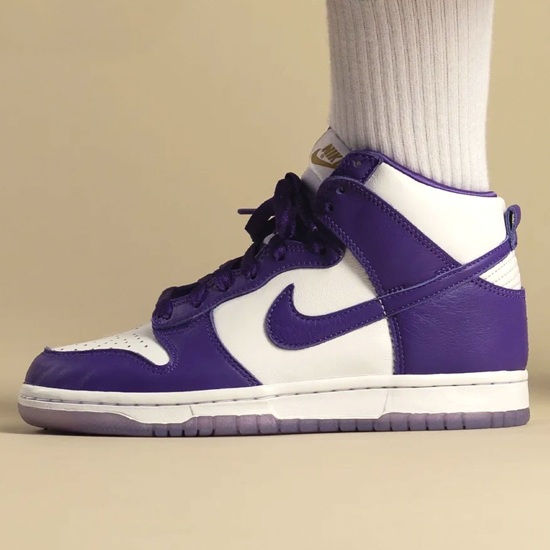 Nike Dunk High Wmns 'Varsity Purple' — UK 2.5 | EU 35.5 | US 5 — Lifestyle View