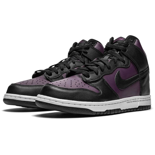 Fragment Design x Nike Dunk High ‘Beijing’ — UK 3 | EU 35.5 | US 3.5 — Side View
