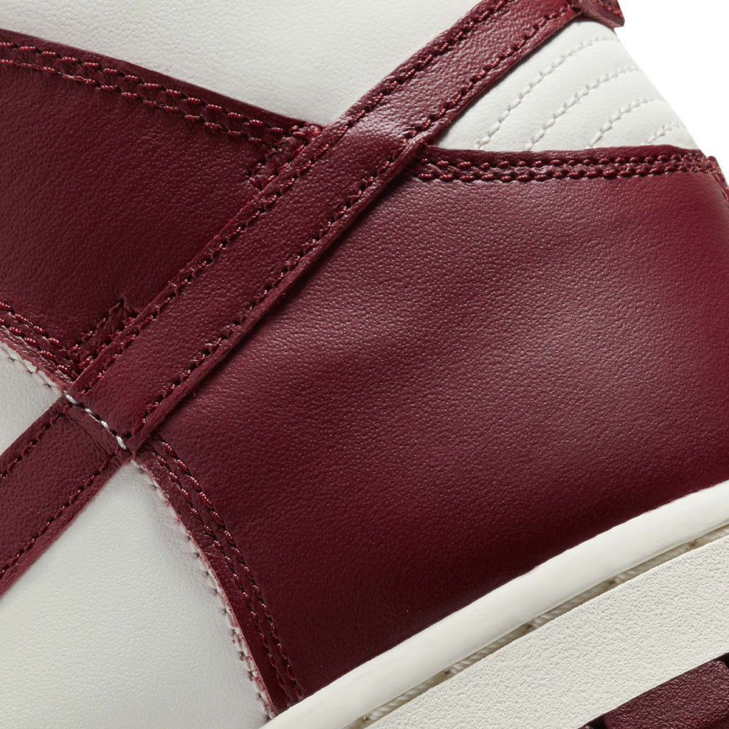 Nike Dunk High Wmns 'Team Red' — UK 2.5 | EU 35.5 | US 5 — Alternate View 7