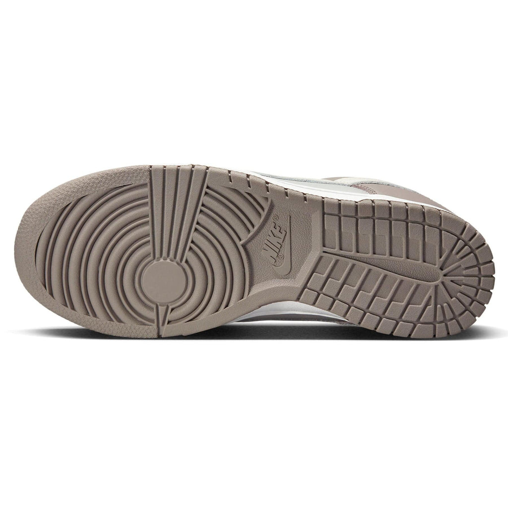 Nike Dunk Low Wmns 'Moon Fossil' — UK 2.5 | EU 35.5 | US 5 — Detail View