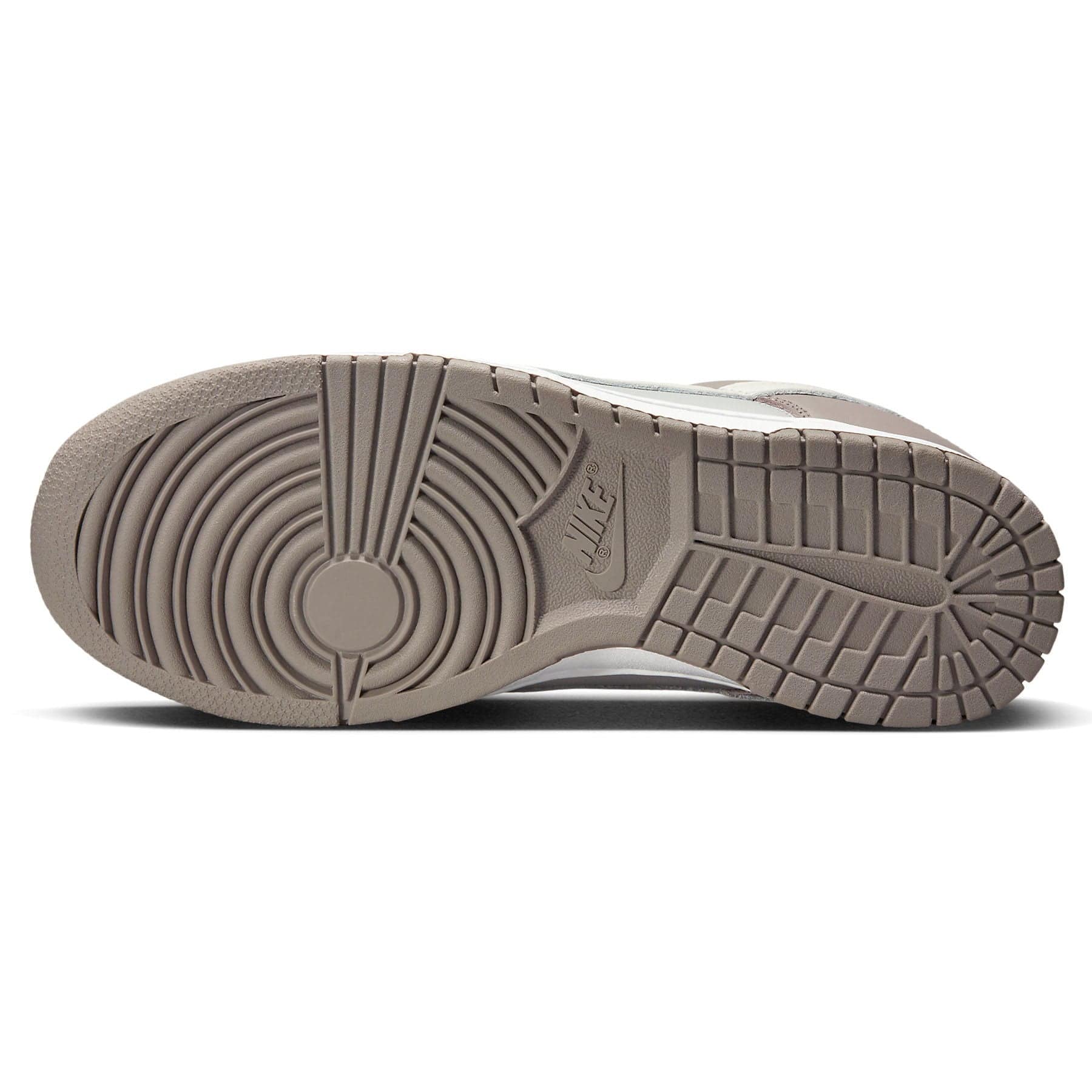 Nike Dunk Low Wmns 'Moon Fossil' — UK 2.5 | EU 35.5 | US 5 — Detail View