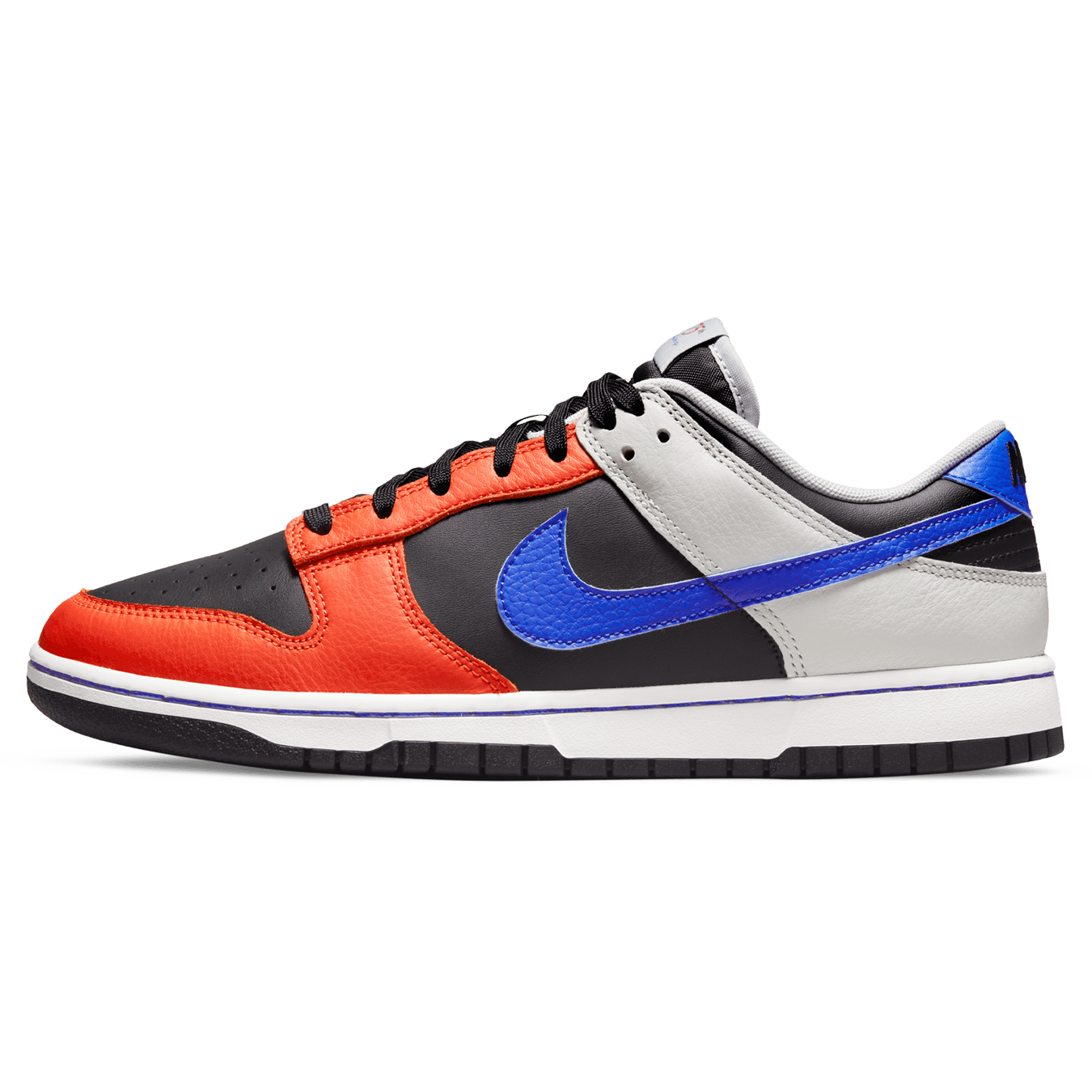 Nike NBA x Dunk Low EMB '75th Anniversary - Knicks' — UK 3 | EU 35.5 | US 3.5 — Front View