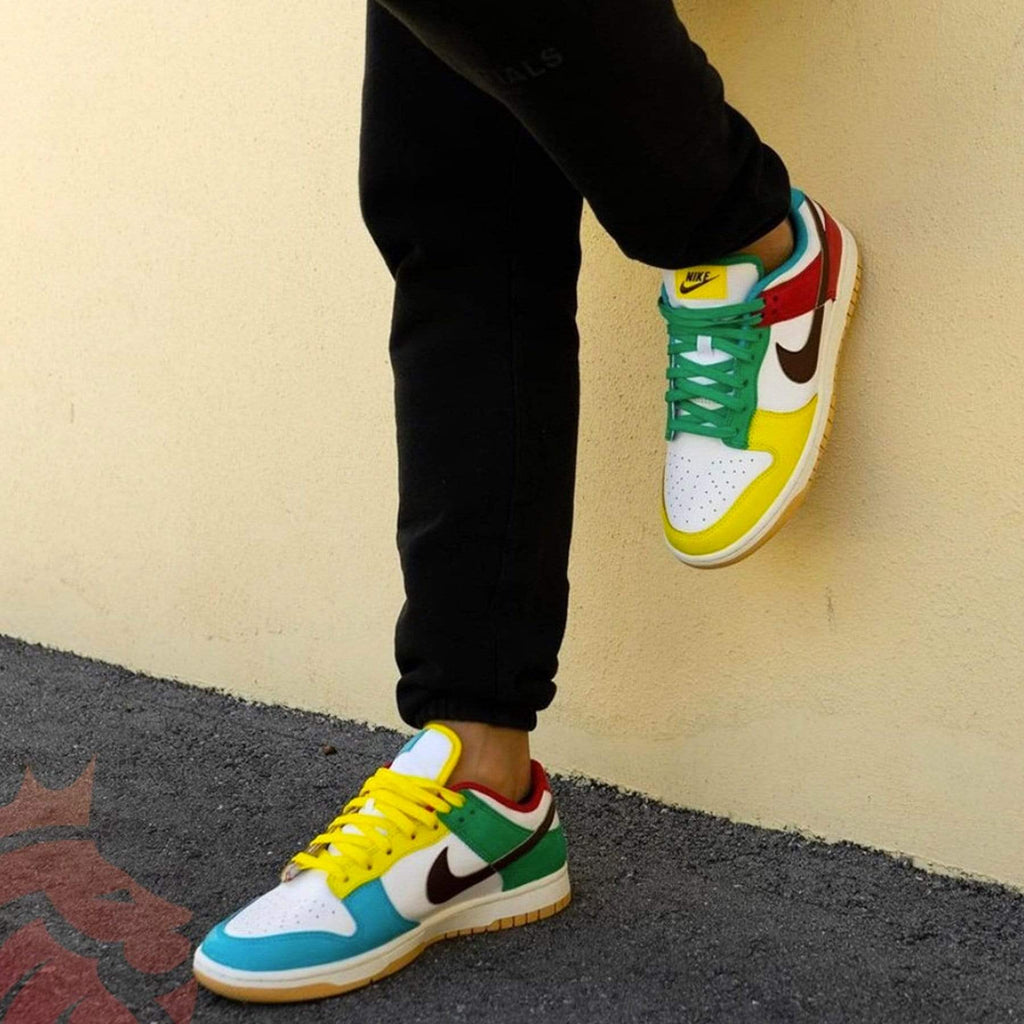 Nike Dunk Low SE 'Free.99 - White' — UK 3 | EU 35.5 | US 3.5 — Alternate View 7