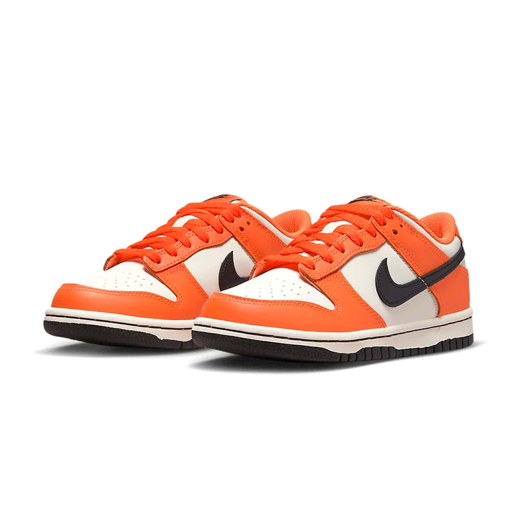 Nike Dunk Low GS Halloween 2022 — UK 13.5 | EU 32 | US 1Y — Side View
