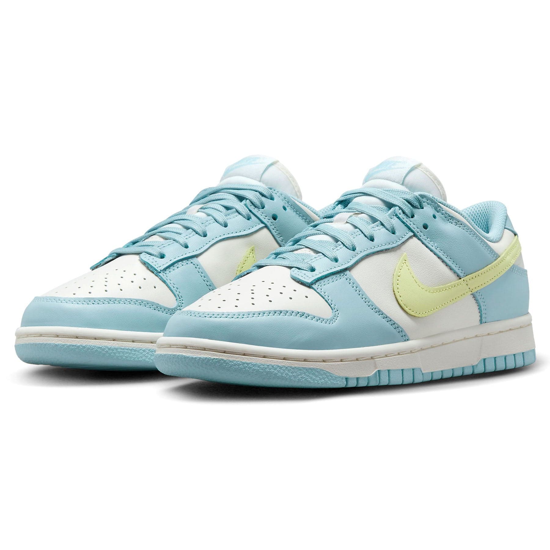 Nike Dunk Low Wmns 'Ocean Bliss' — UK 2.5 | EU 35.5 | US 5 — Side View