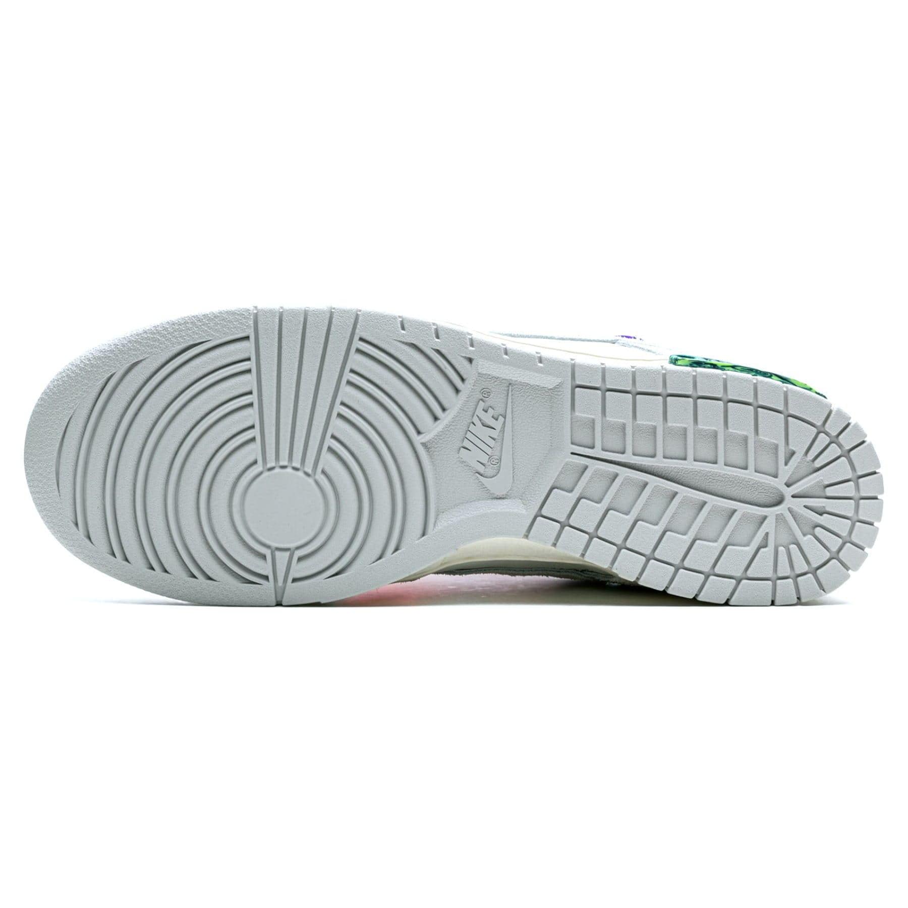 Off-White x Nike Dunk Low 'Lot 15 of 50' — UK 3 | EU 35.5 | US 3.5 — Detail View