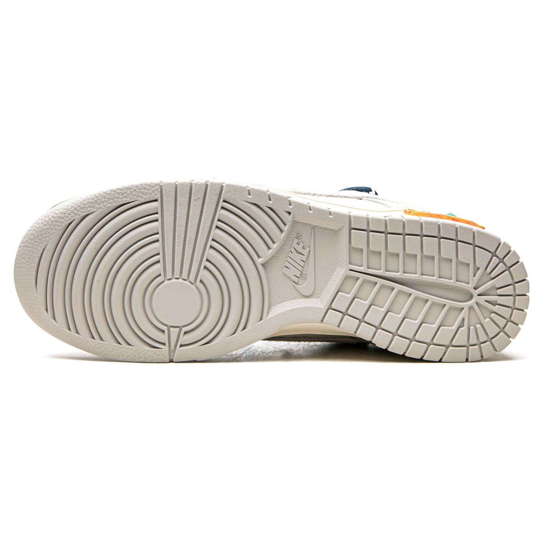Off-White x Nike Dunk Low 'Lot 16 of 50' — UK 3 | EU 35.5 | US 3.5 — Detail View