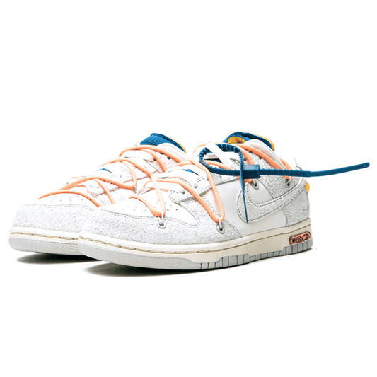 Off-White x Nike Dunk Low 'Lot 19 of 50' — UK 3 | EU 35.5 | US 3.5 — Side View
