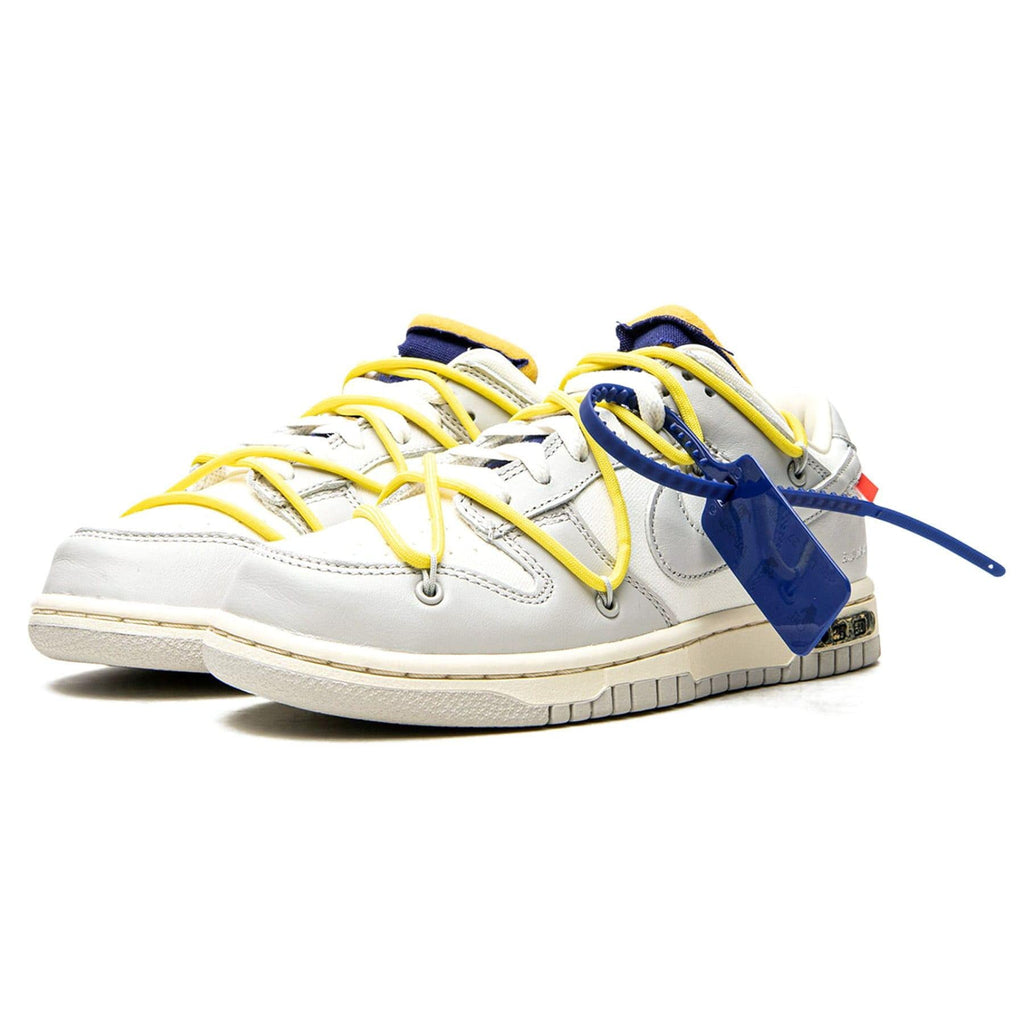 Off-White x Nike Dunk Low 'Lot 27 of 50' — UK 3 | EU 35.5 | US 3.5 — Side View
