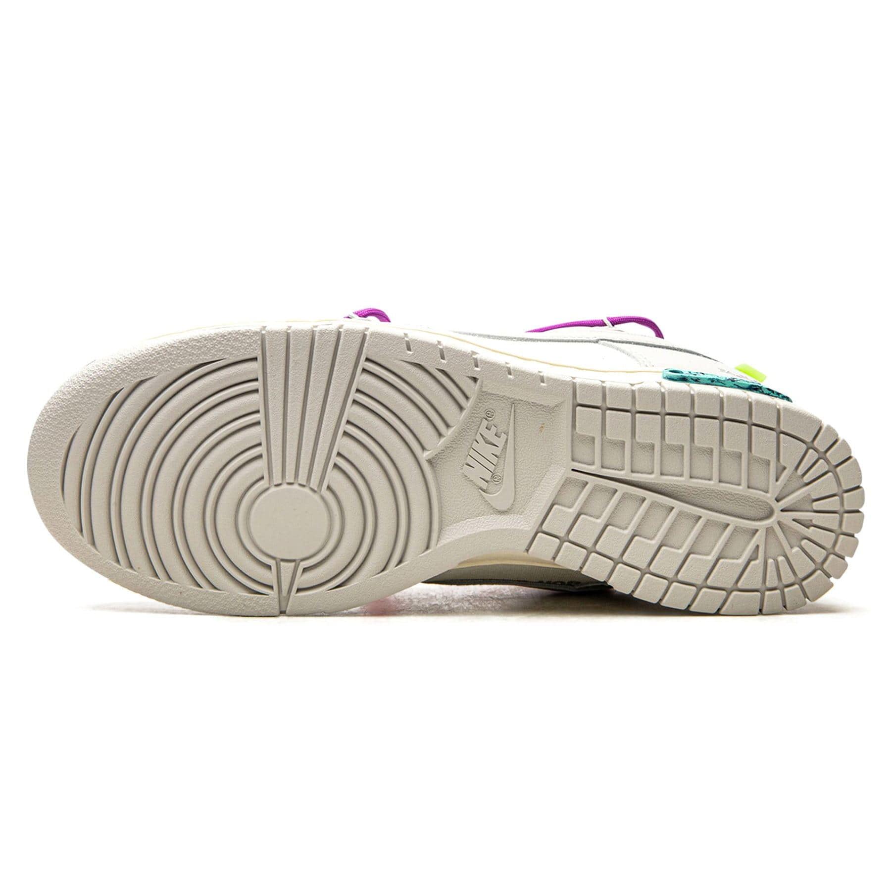 Off-White x Nike Dunk Low 'Lot 45 of 50' — UK 3 | EU 35.5 | US 3.5 — Detail View