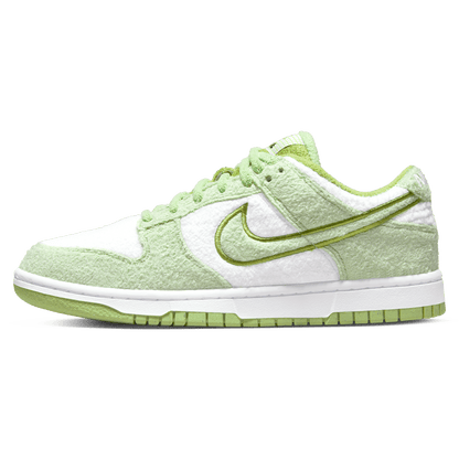 Nike Dunk Low SE Wmns 'Fleece - Honeydew' — UK 2.5 | EU 35.5 | US 5 — Front View