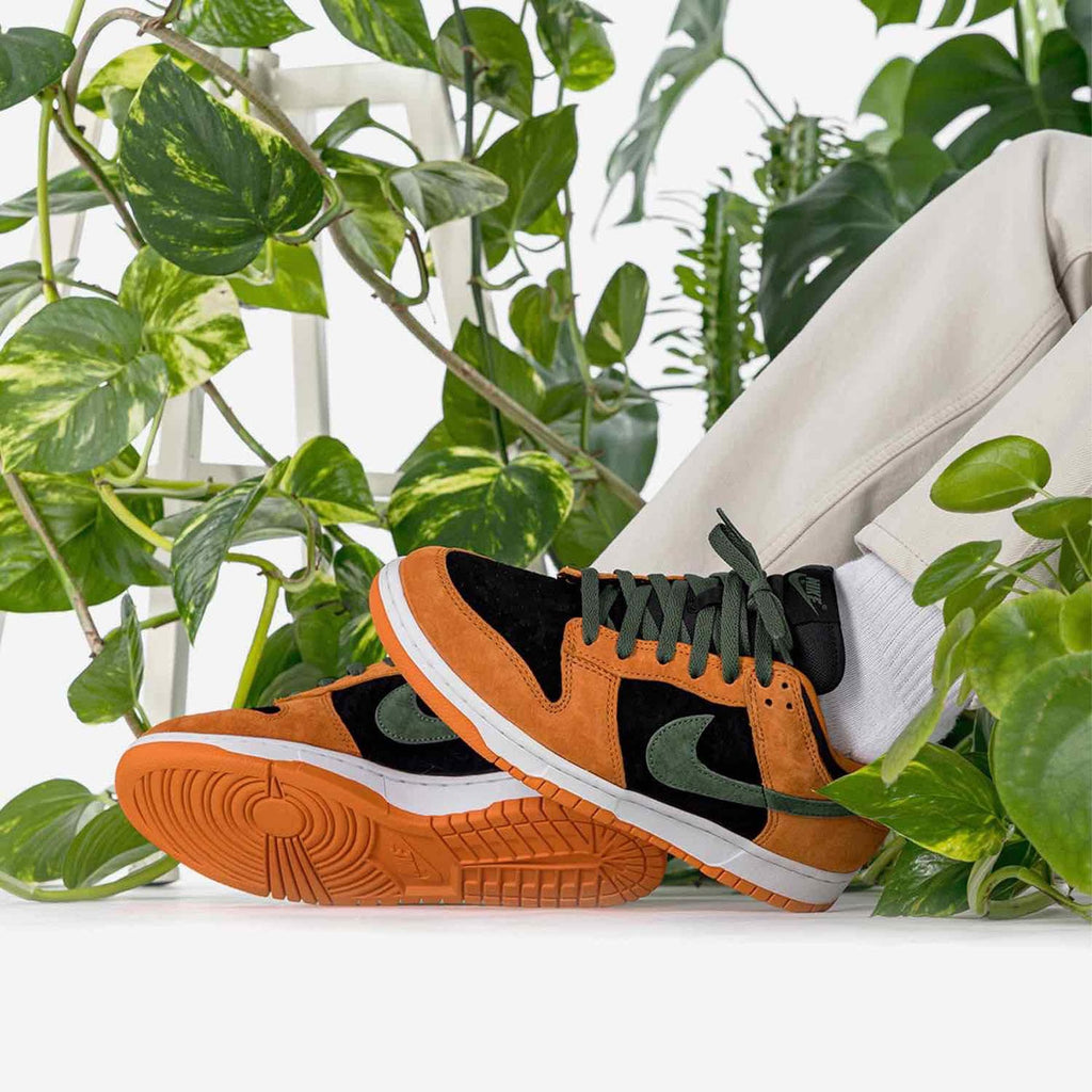 Nike Dunk Low SP Retro 'Ceramic' 2020 — UK 3 | EU 35.5 | US 3.5 — Lifestyle View
