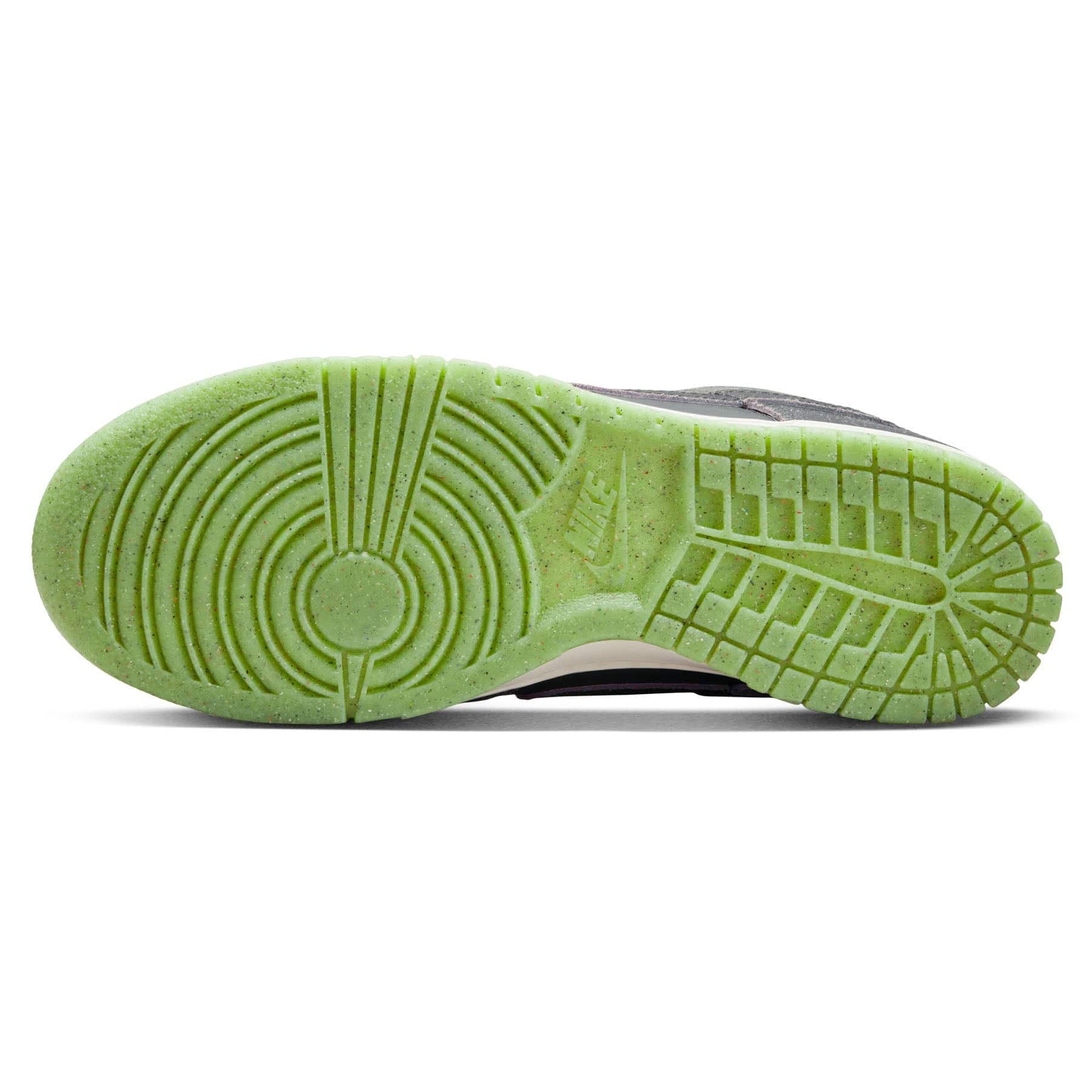 Nike Dunk Low 'Iron Grey Scream Green' — UK 3 | EU 35.5 | US 3.5 — Back View