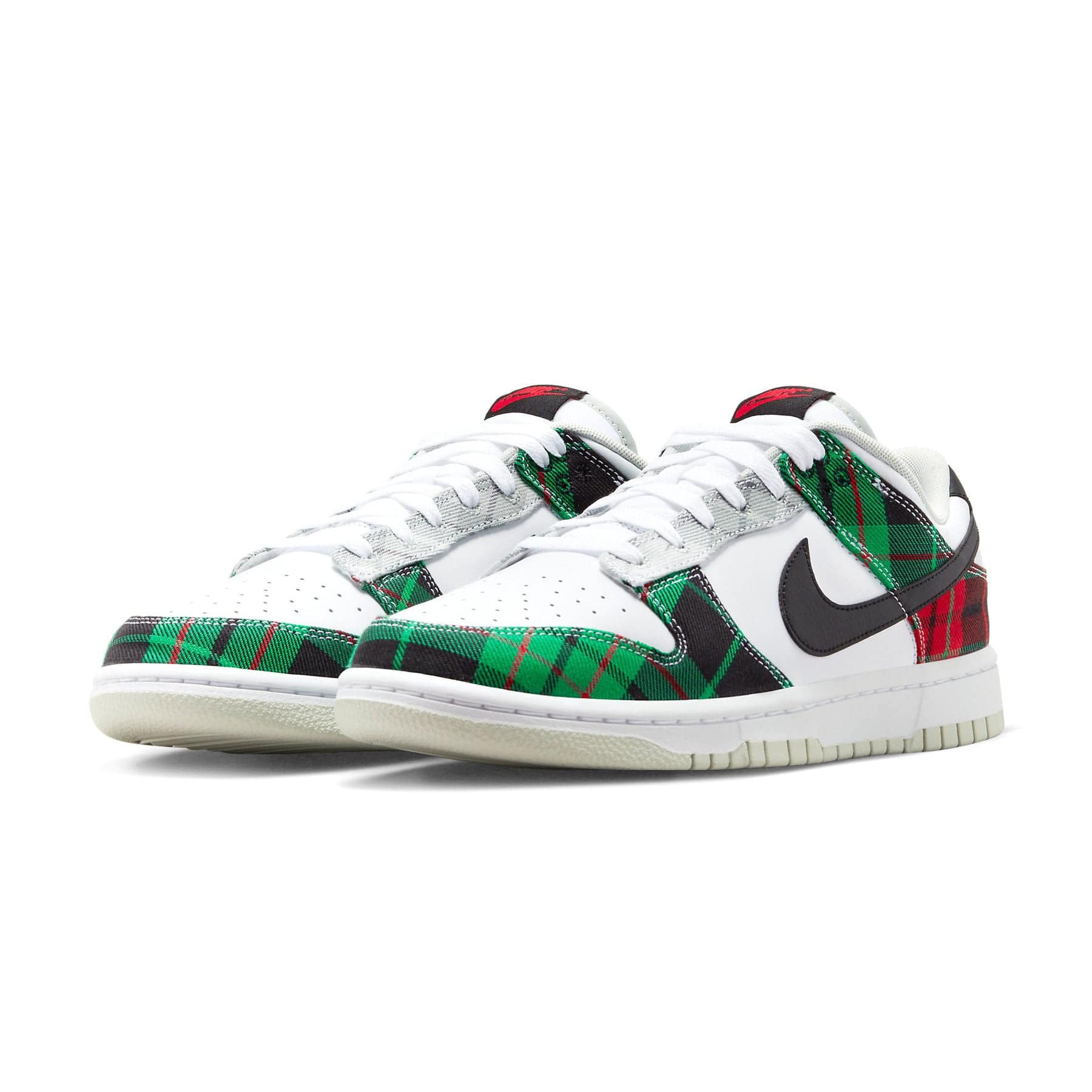 Nike Dunk Low SE GS 'Tartan Plaid' — UK 13.5 | EU 32 | US 1Y — Side View