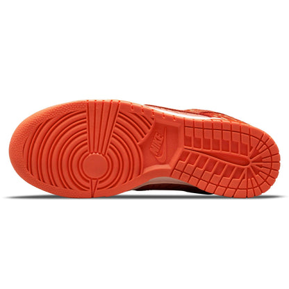 Nike Dunk Low Wmns 'Winter Solstice' — UK 2.5 | EU 35.5 | US 5 — Detail View