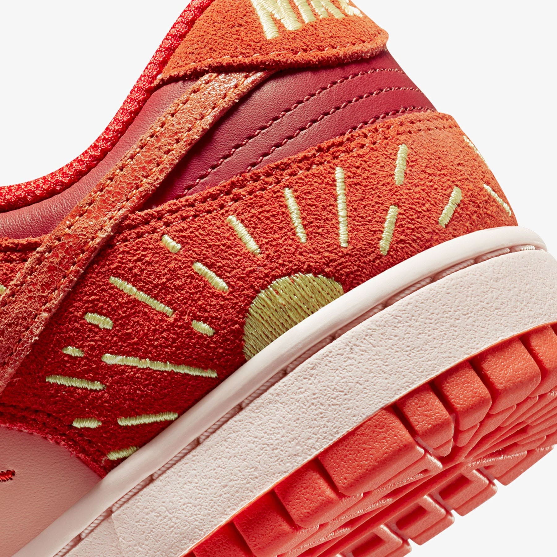 Nike Dunk Low Wmns 'Winter Solstice' — UK 2.5 | EU 35.5 | US 5 — Alternate View 7