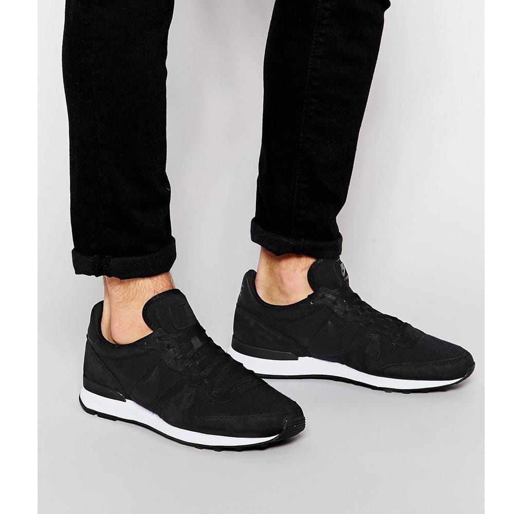 NIKE INTERNATIONALIST TP 'FLEECE PACK' BLACK — UK 3 | EU 35.5 | US 3.5 — Lifestyle View